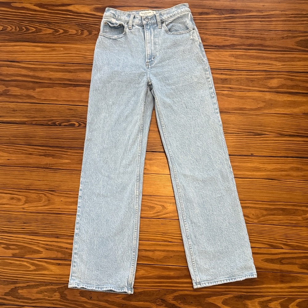 Abercrombie & Fitch Light Wash Straight Leg Jeans